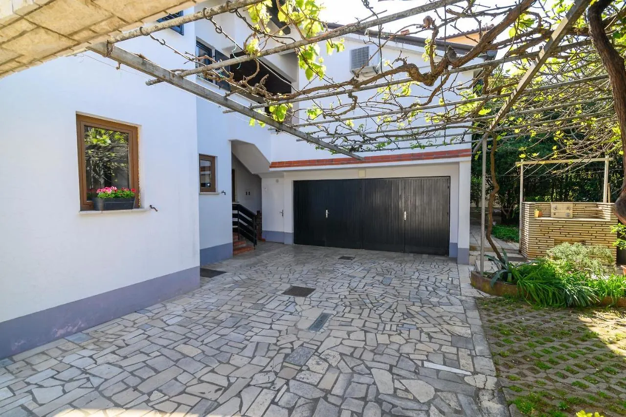 Apartment Premantura 2228A