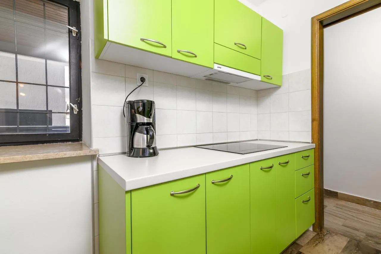 Apartment Premantura 2228a