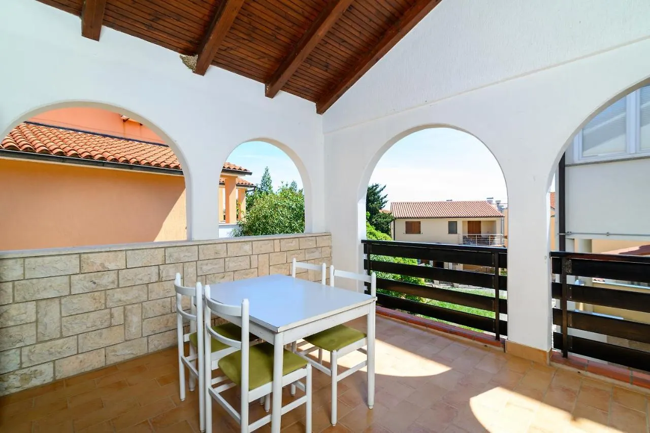 Apartment Premantura 2228a