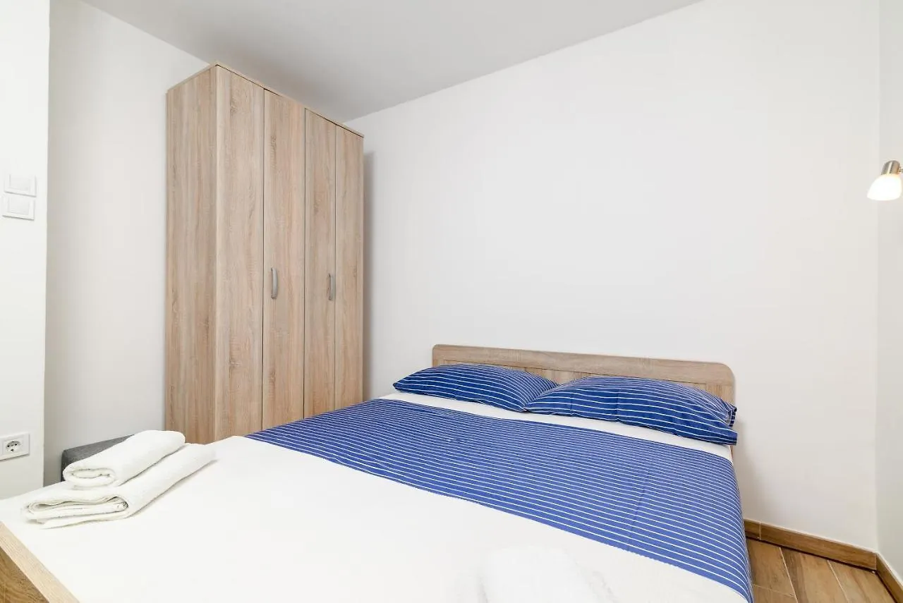 Apartment Premantura 2228a