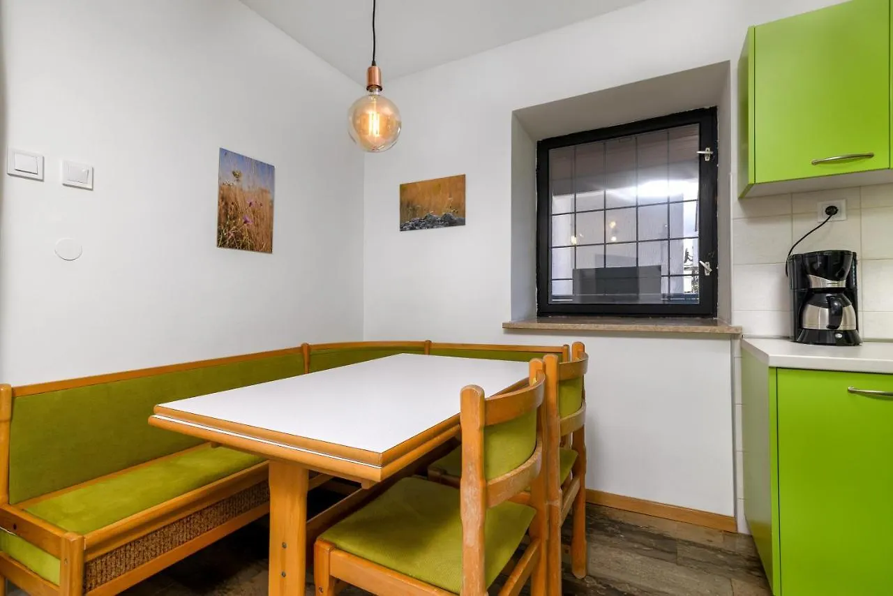 Apartment Premantura 2228A Kroatien